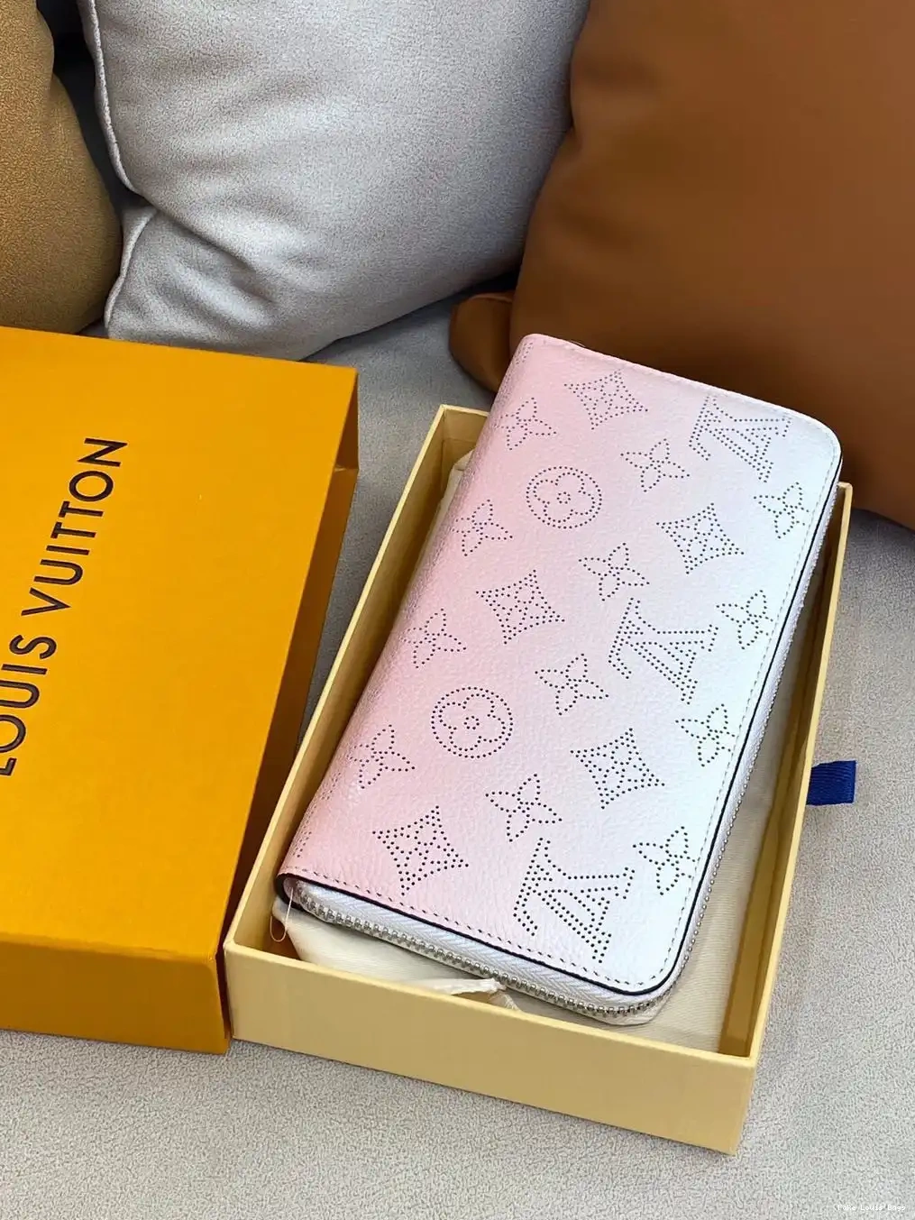 LOUIS VUITTON WALLET ZIPPY 0701